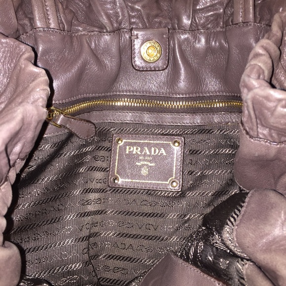 auth oversized PRADA lambskin leather SHOULDERBAG - Picture 3 of 8